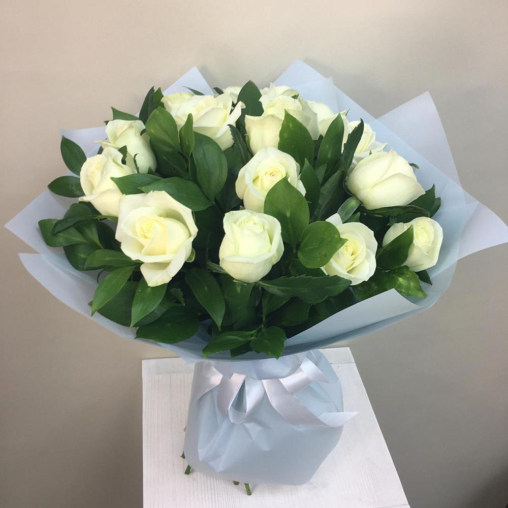 Букет 15 Белых роз Проуд в Бурлацком