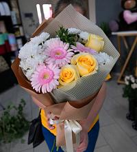 Букет цветов из:  Герберы, Розы и Хризантемы в Бурлацком