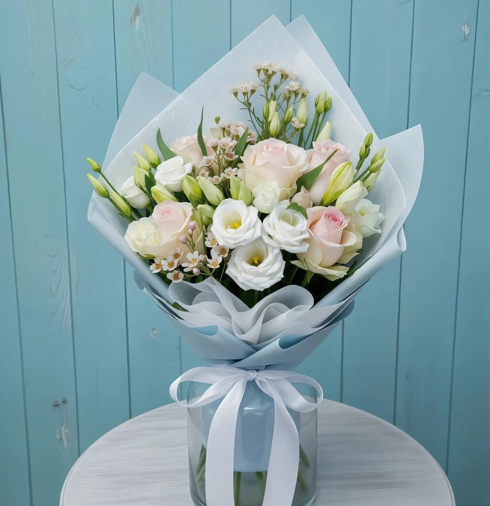 Букет цветов из: Розы и Лизиантусы в Бурлацком