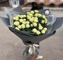 Букет Белые кустовые розы Солинеро в Бурлацком