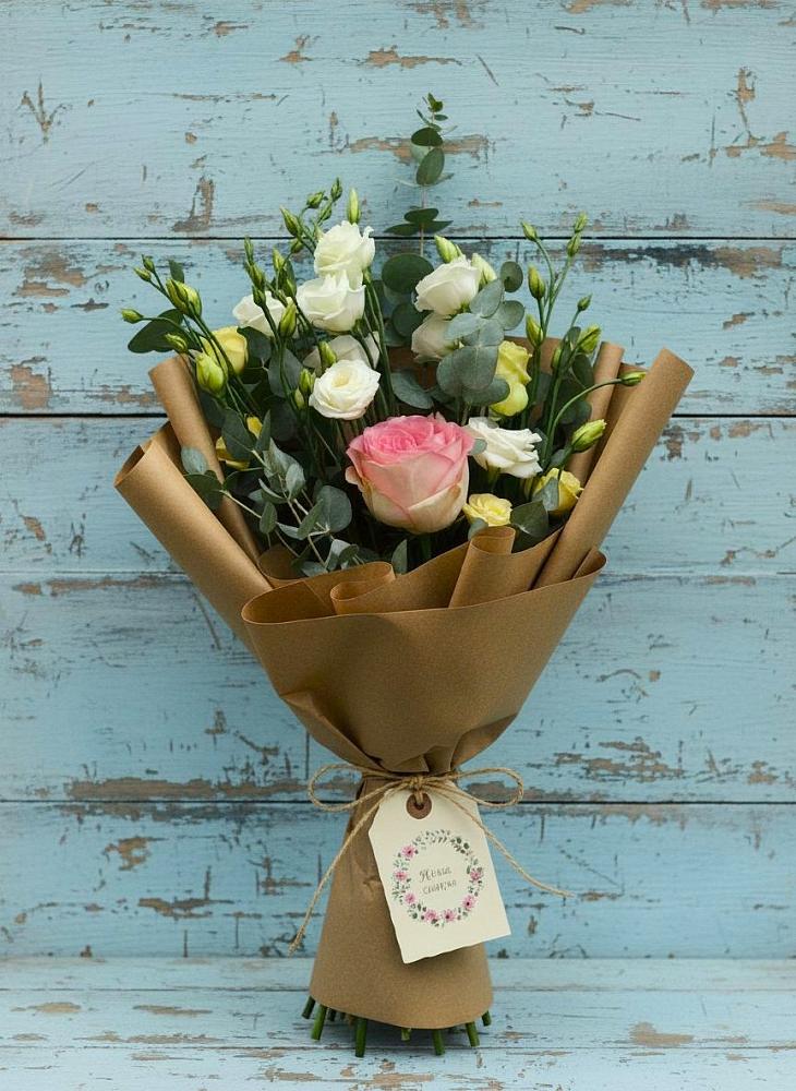 Букет цветов из: Розы и Лизиантусы в Бурлацком