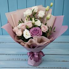 Букет цветов из:  Розы и Лизиантусы в Бурлацком