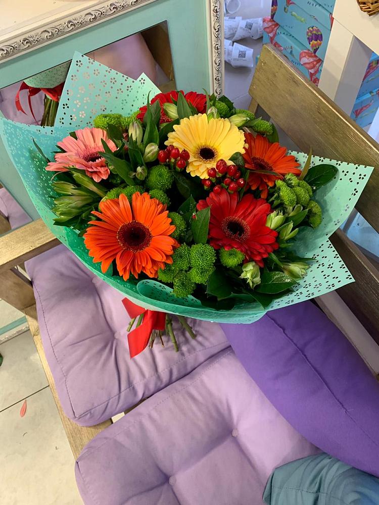 Букет цветов из: Герберы, Хризантемы и Альстромерии в Бурлацком