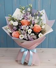 Букет цветов из:  Лизиантусы, Розы, Альстромерии и Гипсофила в Бурлацком