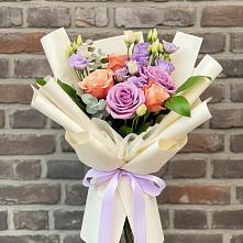 Букет цветов из:  Лизиантусы и Розы в Бурлацком