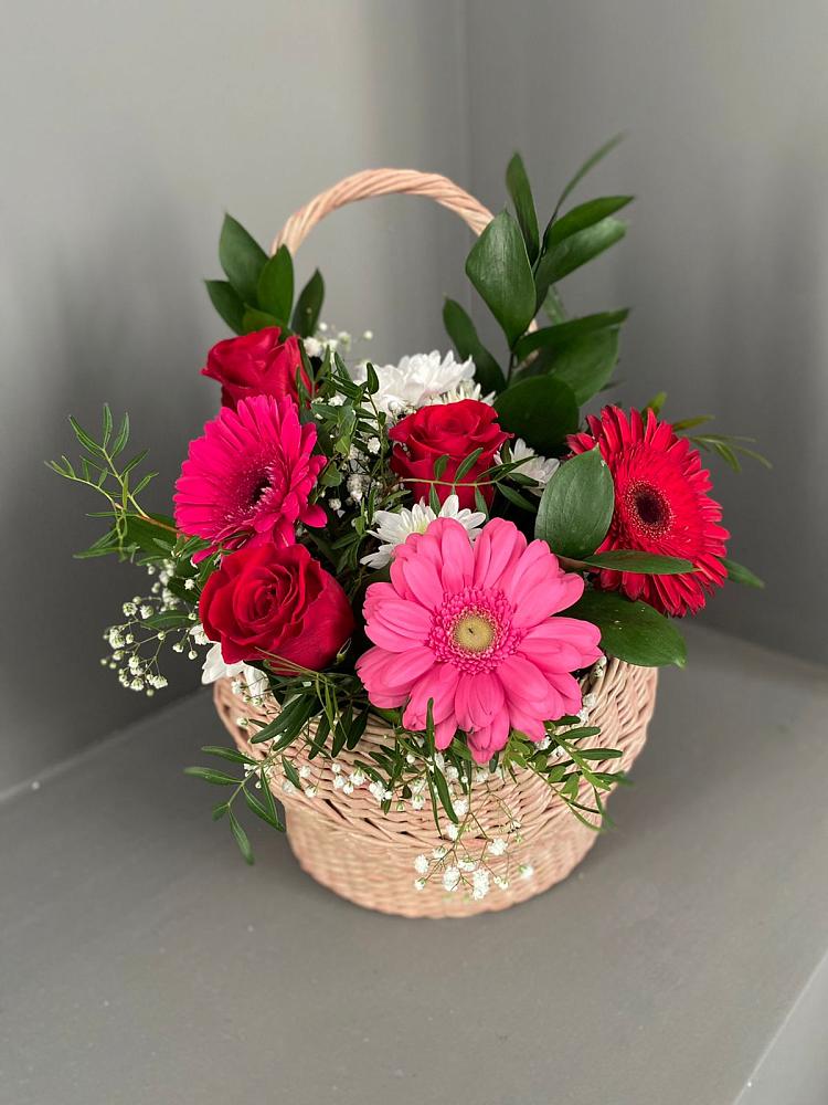 Цветочная композиция из Розы, Хризантемы и Герберы в корзине в Бурлацком