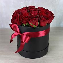Цветочная композиция из Розы в шляпной коробке в Бурлацком