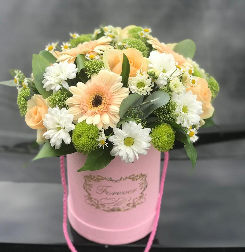 Цветочная композиция из Розы, Герберы и Хризантемы в шляпной коробке в Бурлацком